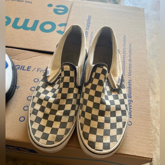 Vans - Picture 1 of 1